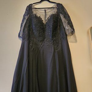A-line Scoop Illusion Tea-Length Chiffon Lace Cocktail Dress With Sequins